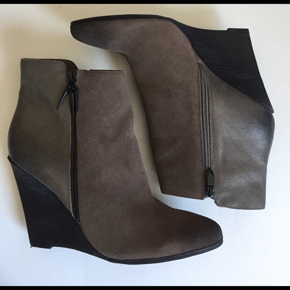 Fergie Shoes - NWOT Fergie leather boots