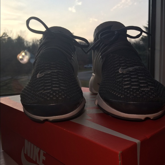 Nike Air Presto Flyknit Ultra - Picture 2 of 3