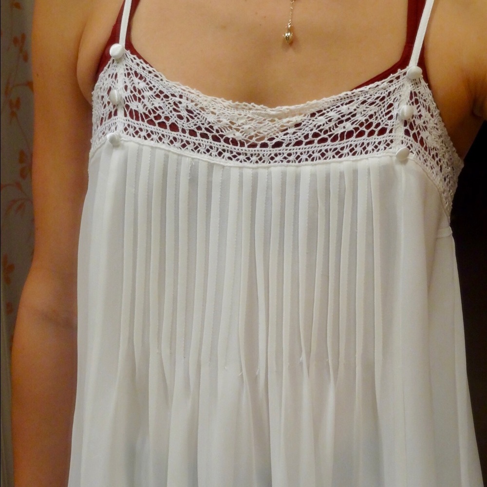 Flowy white top! Perfect for summer!!