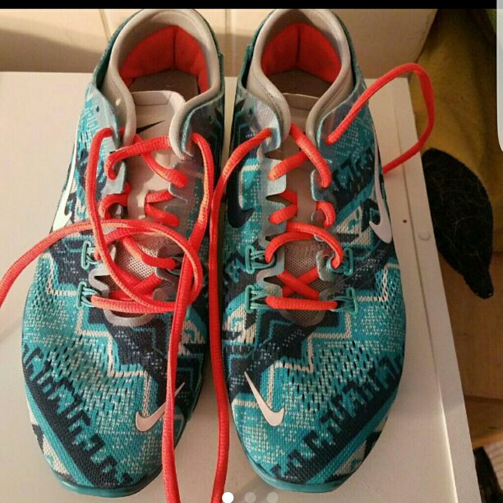 Nike Free Runs