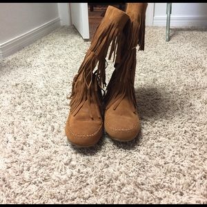 Moccasin boots