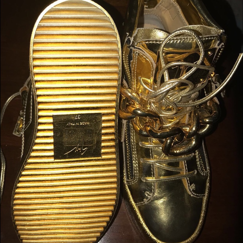 women/designer-giuseppe-zanotti-design