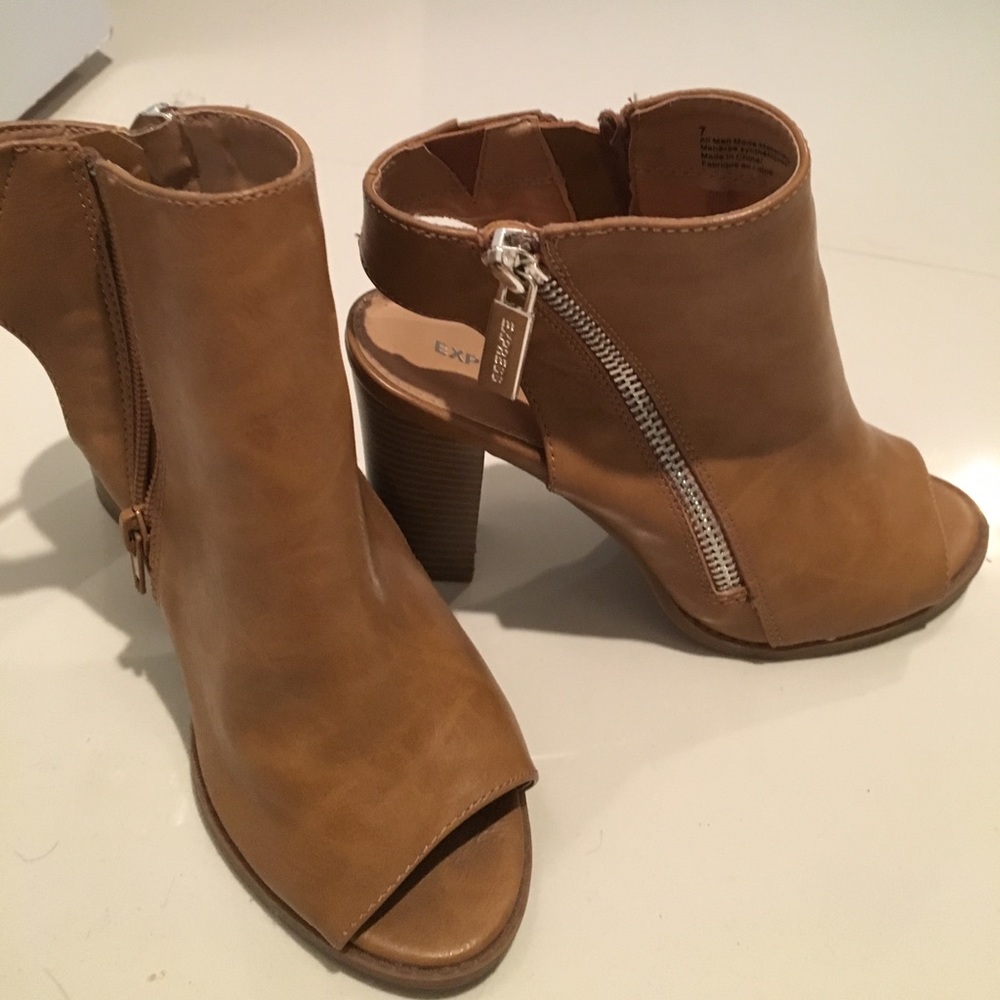 BRAND NEW heels