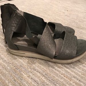 Eileen Fisher grey - silver leather sandals 8M