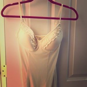 New Guess shaped bra tank, pads &adjustable straps