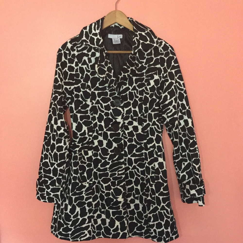 Black and white print coat by Luii
