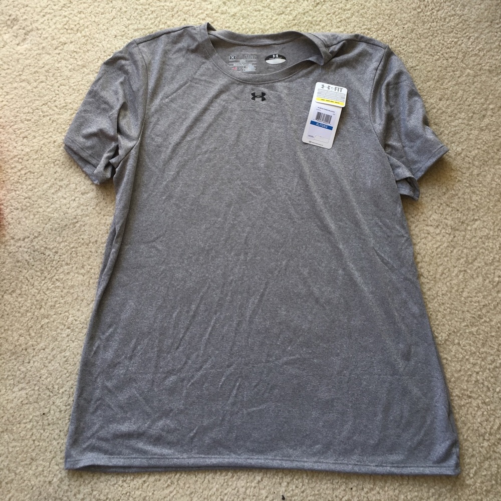 UNDER ARMOUR loose tshirt
