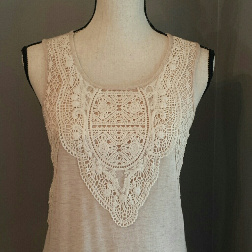 Sleeveless cotton shirt