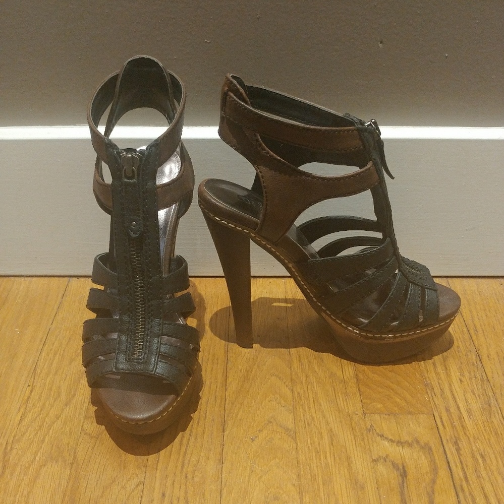 Bakers Platform Sandals with Zipper Closure