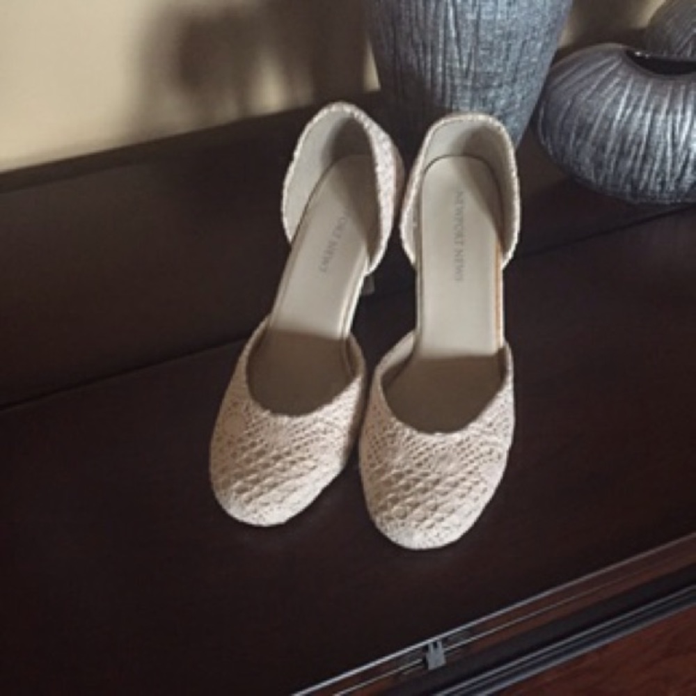 Newport News Cream Color Heels
