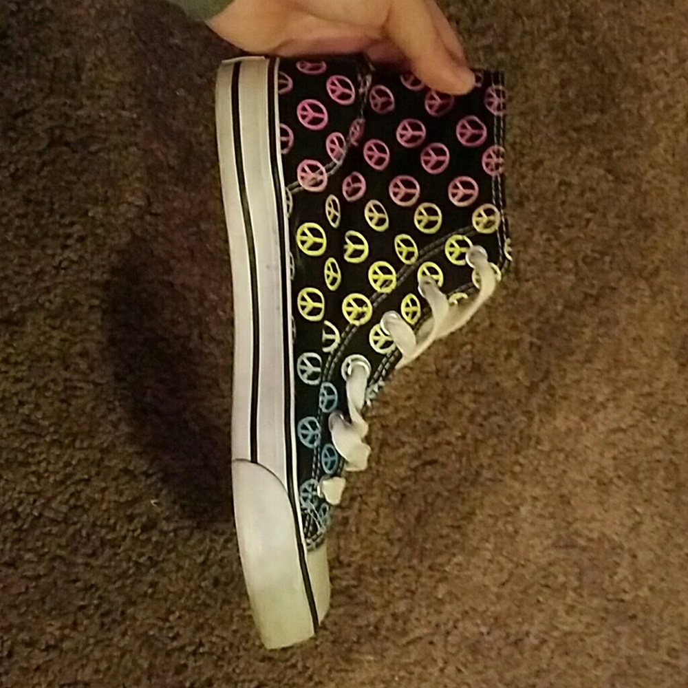 Peace sign hightops