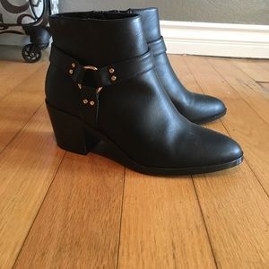 Mini black boots