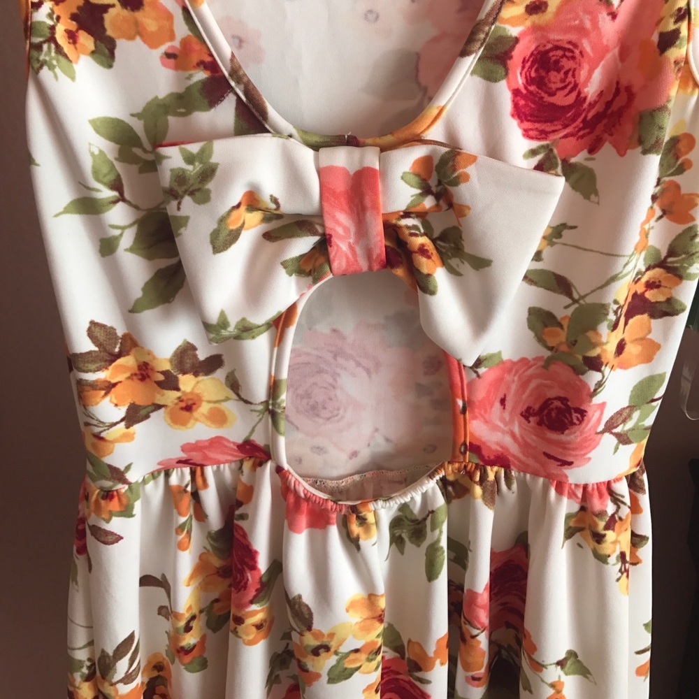 Dress - Picture 3 of 3