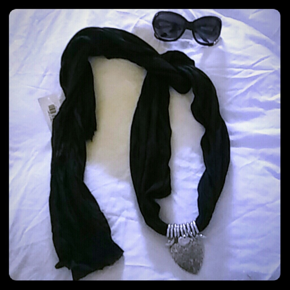 Fun multiple way scarf, 50% off of bundles
