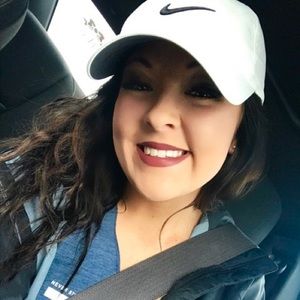 Meet your Posher, Abbey