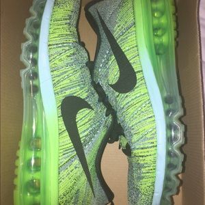 Nike Flyknit Air Max