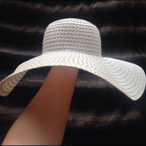 White floppy sun hat