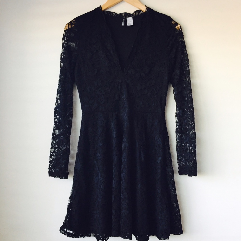 H&M v-neck black lace dress, partly lined S