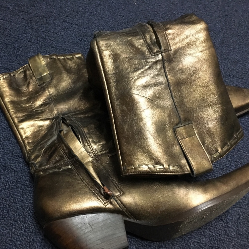 Bronze boots