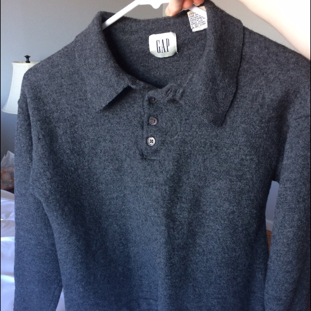Gap sweater