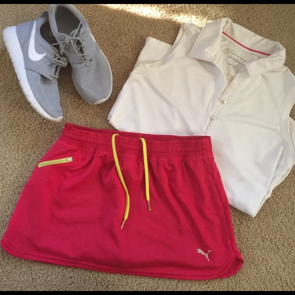 Pink Puma skirt with underlying compression shorts - Picture 1 of 3