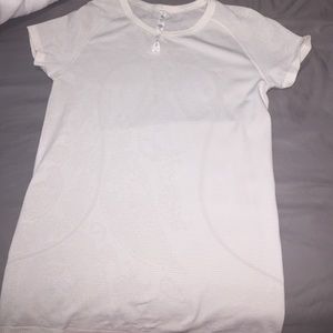 Lululemon swiftly tech short sleeve