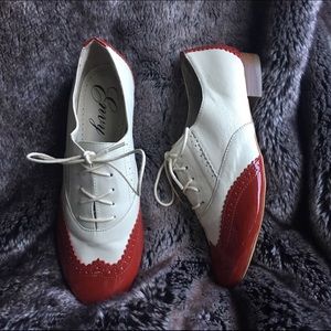 Cream & Red Wingtip Oxfords by Envy