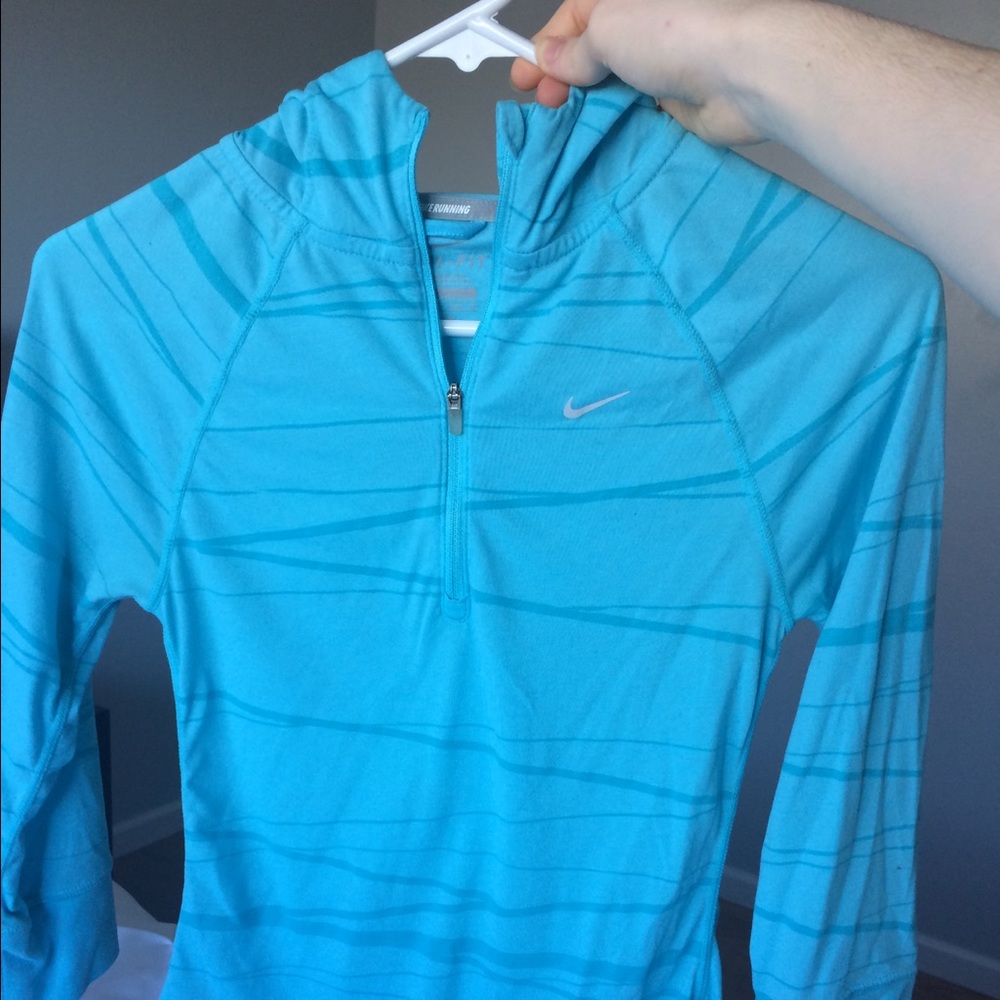 Nike running top