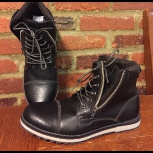 Good as New size 10 Rock & Republic shoes