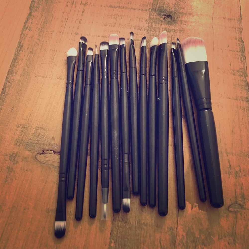 (Unused) set of makeup brushes