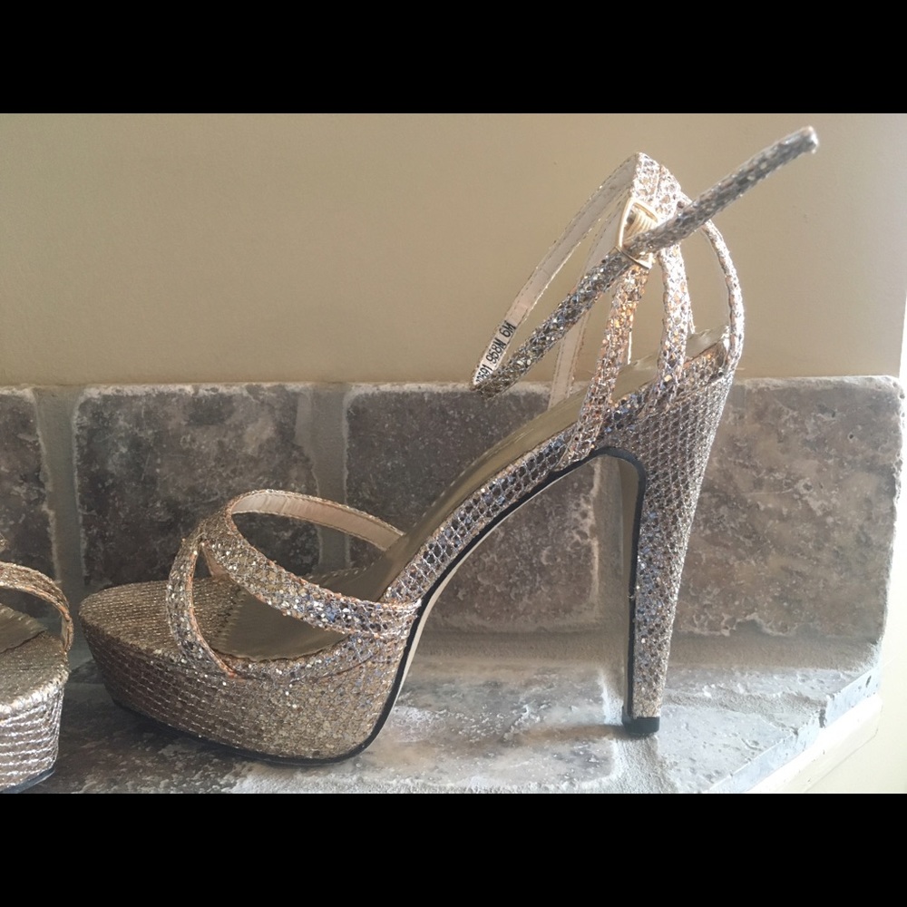 Johnathan Kayne gold metallic shoes 6
