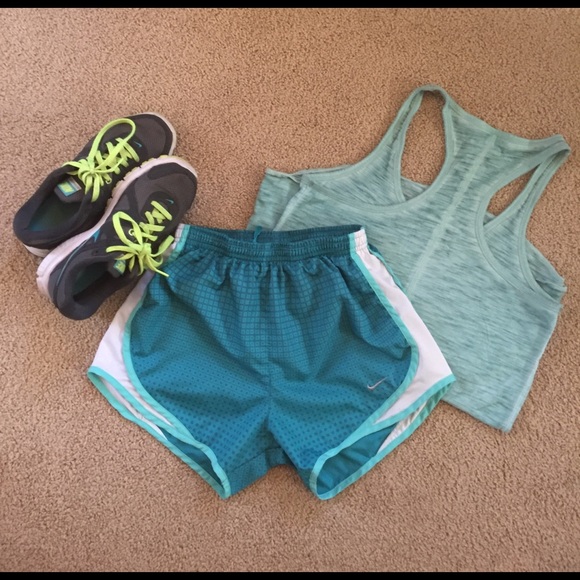 Nike running shorts - Picture 1 of 3