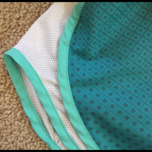 Nike running shorts - Picture 2 of 3