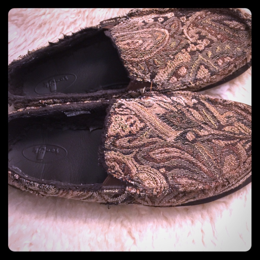 Paisley Brown Sanuk casual loafers