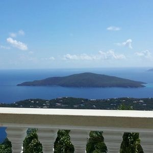 Meet your Posher, Lawana