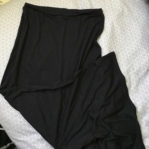Black maxi skirt with slit