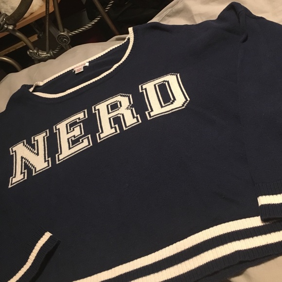 Plus size cropped sweater - Picture 3 of 3