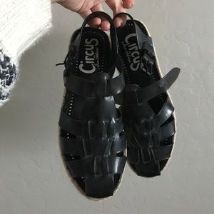 Black platform jelly sandals!