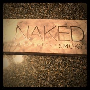 Urban Decay Naked Smoky Pallet
