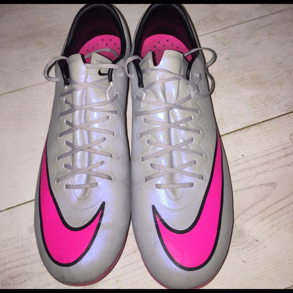 Iredescant cleats