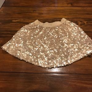 Girls abercrombie 5/6 sequin skirt.