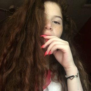 Meet your Posher, Claryce