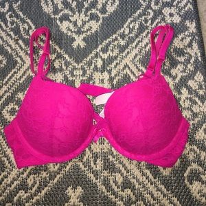 Brand new Victoria secret bra!!!!