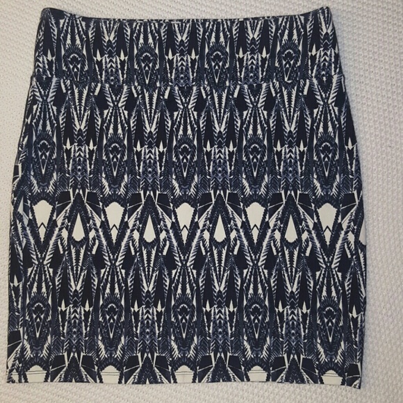 American Eagle Outfitters Dresses & Skirts - American Eagle Mini Skirt SMALL