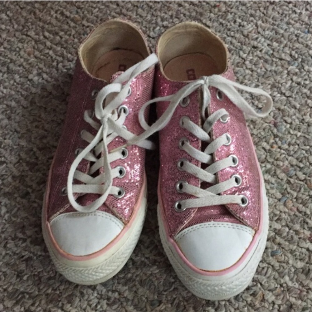 Pink converse size 7