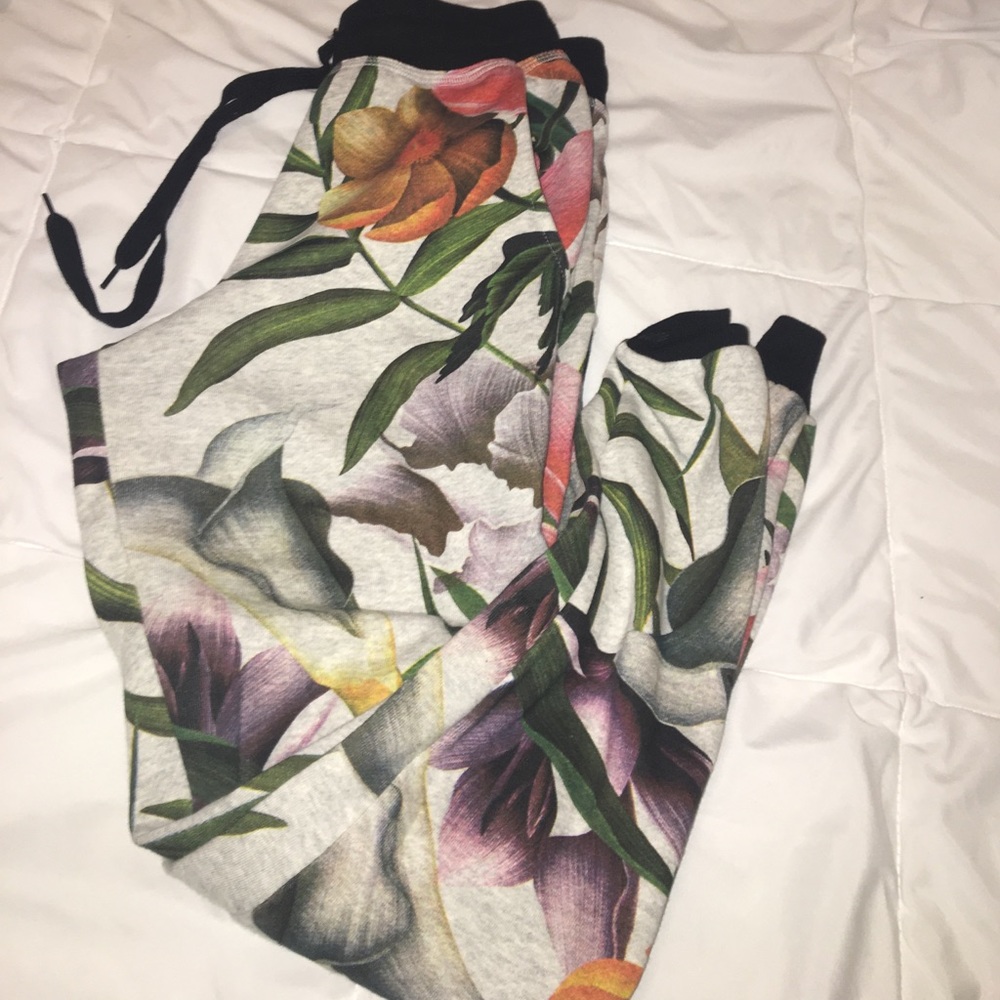 F21 drawstring printed joggers