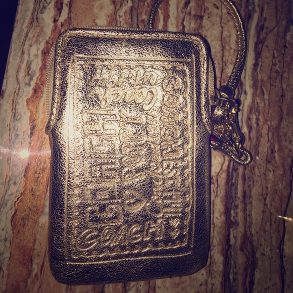 SALE 🔥Coach Poppy collection gold wristlet* - Picture 1 of 4