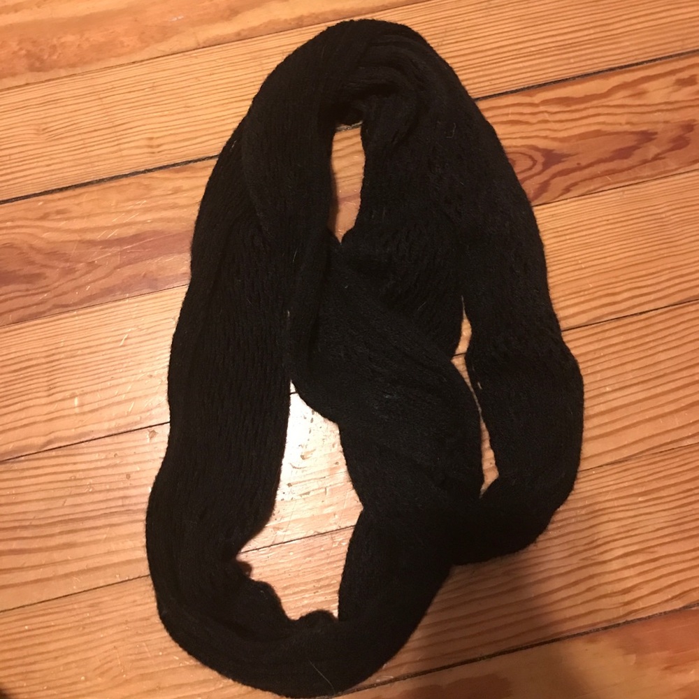 Black no tag scarf