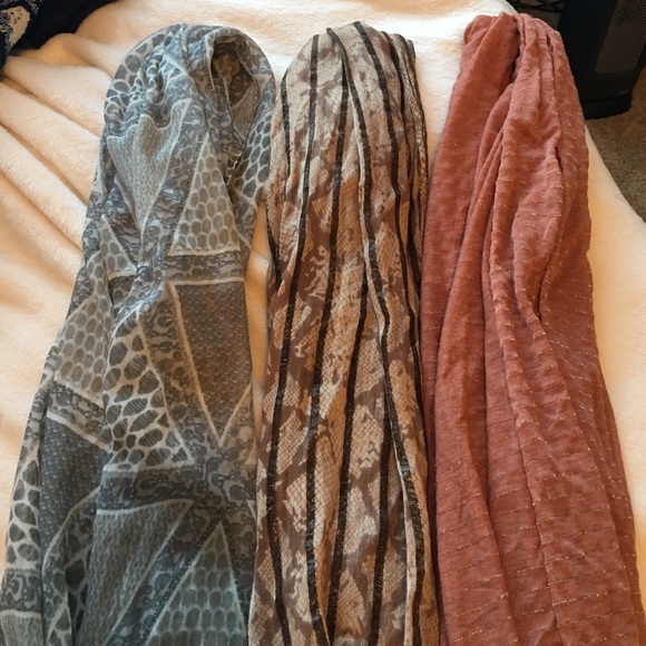 Scarfs for sale! - Picture 1 of 3