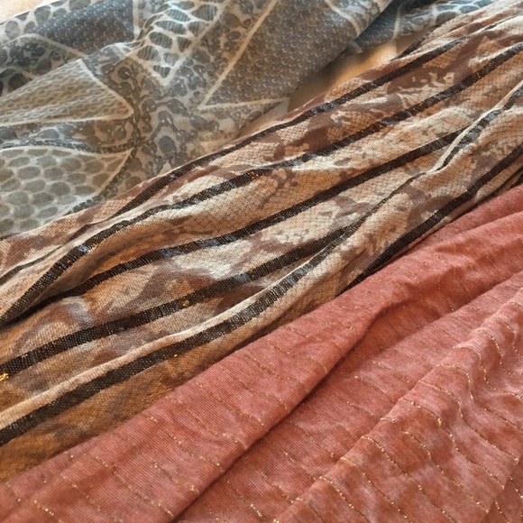 Scarfs for sale! - Picture 2 of 3